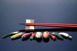 無料サンプルを提供している四角缶バッチサイト